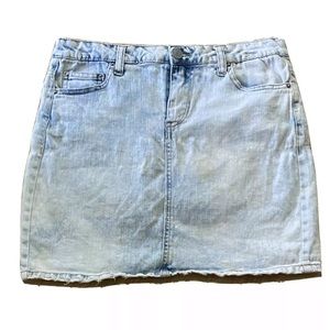 💕 3/$10 💕 Almost Famous Skirt